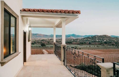 Valle de Guadalupe Hotel | Villa Montefiori