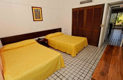 Ixtapa Hotel | Villas Paraiso Hotel/Room 8