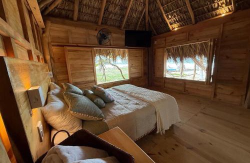 Santa Maria Tonameca Ski Chalet | VISTAMAR Cabaña a Pie de Playa con palapa privada