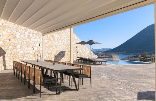 Bali Villa | ViveVerde Villa, featuring 3 Pools - Walking distance to Beach & Shops, By ThinkVilla