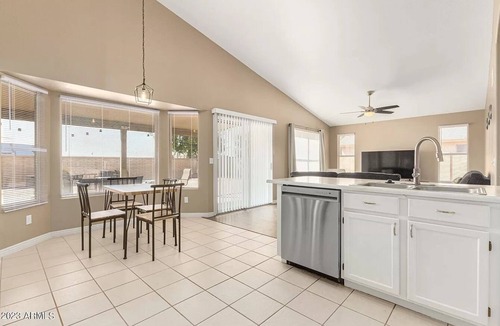 La Buena Vida House | Walk -Stadium-dining-Bars-breweries-Theatre-Arena. Near baseball spring training