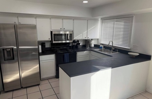 Casa Granada Townhouses Villa | Walk to Old Town! Pool | 3BR Sleeps 10 | Groups