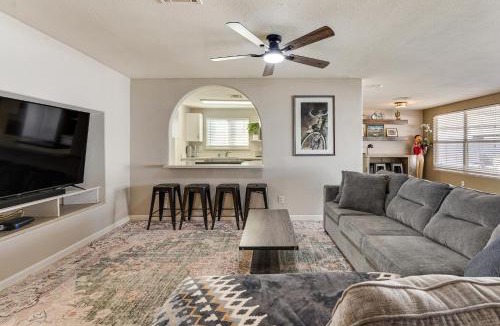 Village Park Four House | Walk to Riverview Park! Dog-Friendly Mesa Retreat