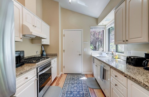 Hidden Valley Ranch House | Walk to Trails, Pool, Tennis, Pickleball, 2-Car Garage, A/C, Fenced Backyard