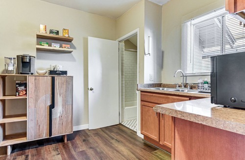 Governmental Mall House | Walkable Haven 1 Mi to Dtwn Phoenix & Chase Field!