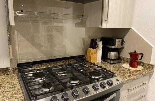 Zihuatanejo Condo | Walking Distance to Playa la Ropa