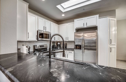 North Scottsdale House | Walking distance to Scottsdale sports complex, Barrett Jackson, and Phoenix Open