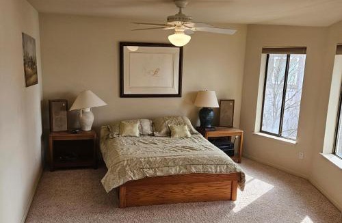 Discovery Bay House | Waterfront Elegance