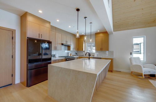 Big Bear Lake House | Waterfront Luxury! Brand-New Big Bear Lake House