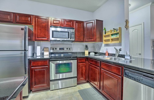 Foothills Condo | Waterfront Phoenix Condo w/Lake & Mtn Views