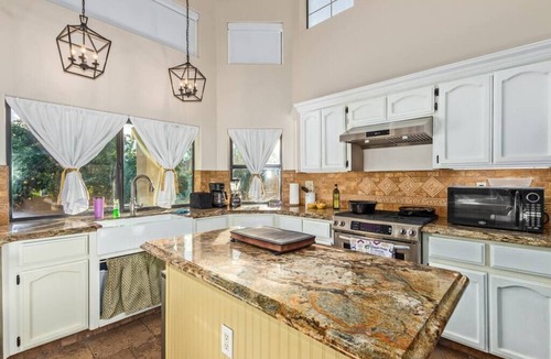 Saguaro Point House | Water’s Nice. Spacious. Heated Pool. Billiards. BBQ. Piano.