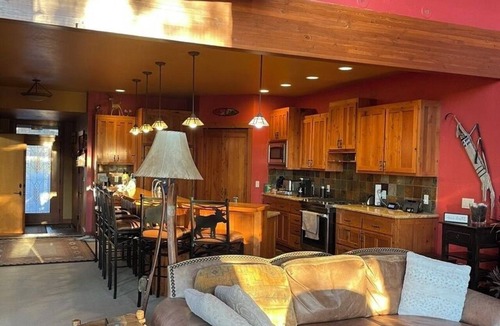 Whitefish House | Weekly Discounts! Whitefish Mountain Ski Resort ski in ski out, Luxury Townhouse