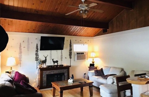 Crestline Cabin | Welcome to BunnyBear Cabin, your mountain getaway!
