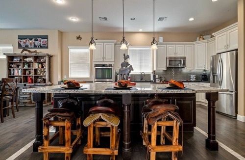 East Mesa House | Welcome to Paradise | Pool Table, Swim Up Bar, Htd Pool, Hot Tub, Casita!