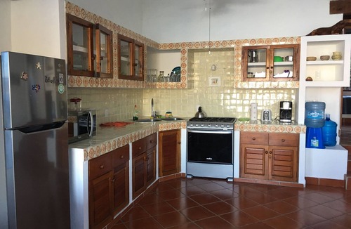 Almacen House | Welcome to Zihuatanejo Paradise, steps to Centro and with an aMAZING view!