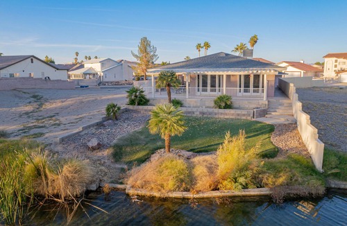 Colorado Shores House | Well-appointed home just steps from the Colorado river!