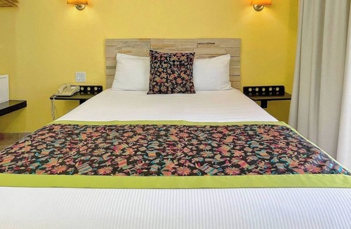 Centro Hotel | Well-Located Room Perfect for Nightlife & Dining – Affordable Rates