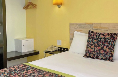 Centro Hotel | Well-Located Room Perfect for Nightlife & Dining – Affordable Rates