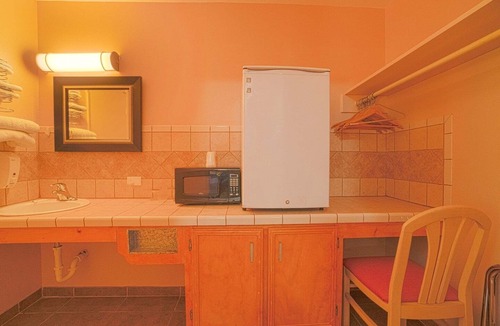 Weslaco Apartment | Weslaco TX|King Bed Smoking