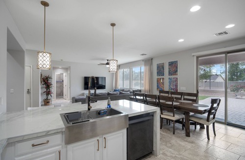 Glendale House | Westgate Retreat, Family & Pet-Friendly 4BR Home