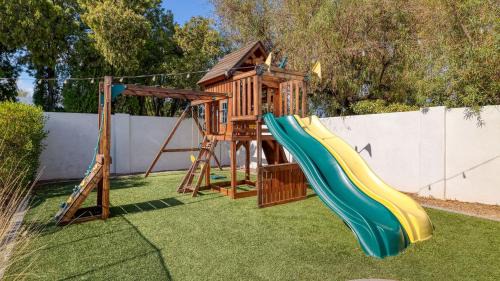 Raskin Estates Villa | White Agate by AvantStay