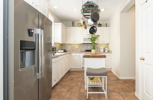Oak Creek House | Whole House Long Term 3BR Suite Rental 1,330 Sq Ft Irvine Min 12 months