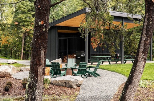 North Shore Cabin | Wildernest Cabins · Cabin 6, Wheelchair friendly (ADA)