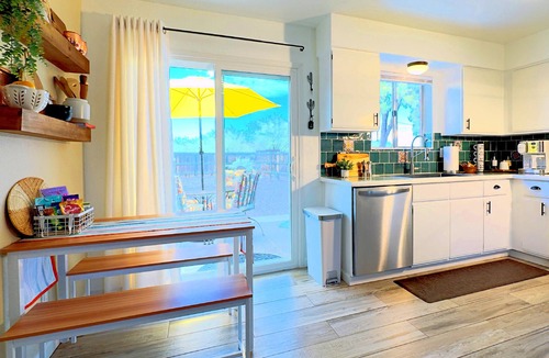 Catalina House | WINTER WHERE IT'S WARMER! One-Story, Patio w/Mountain Views & Washer/Dryer!