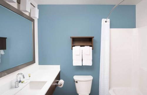 Glendale Hotel | Woodspring Suites