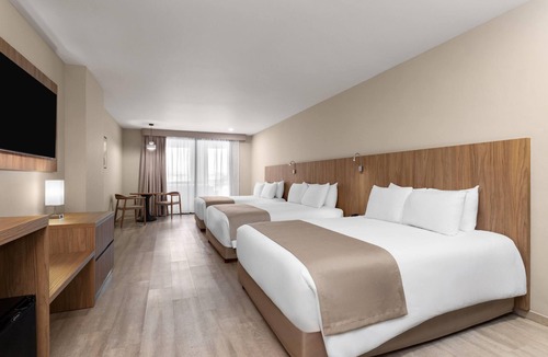 Marina Mazatlan Hotel | Wyndham Garden Mazatlan Marina