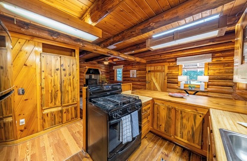 Troy Cabin | Yaak Riverfront Cabin - Hunting, Fishing & Family Get Away!