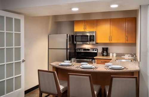 Tempe Resort | Your Gateway to Arizona Adventures! Swimming Pool, Free Breakfast, Pets Allowed!
