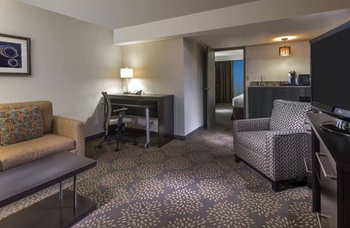 Camelback East Hotel | Your Home Away from Home | Pool, Pet-Friendly, and Relaxing Outdoor Space