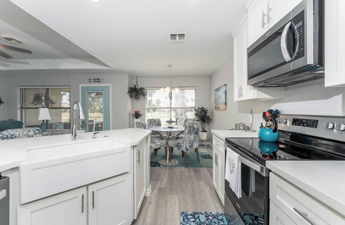 Laguna Vista House | Your SPIGC Escape: Golf, Pickleball, Tennis, Pets & Beach Days All sun and fun