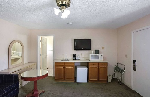 Yuma Apartment | Yuma AZ | 3 Queen Bed