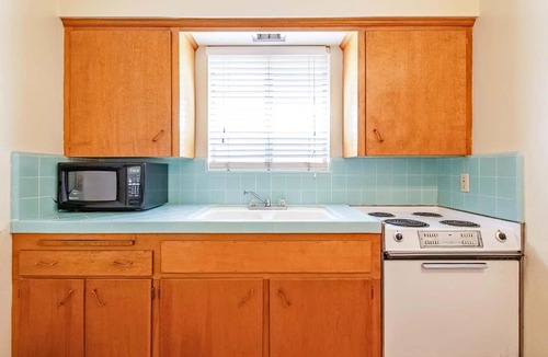 Yuma Townsite Apartment | Yuma AZ|Deluxe King Bed|Non smoking
