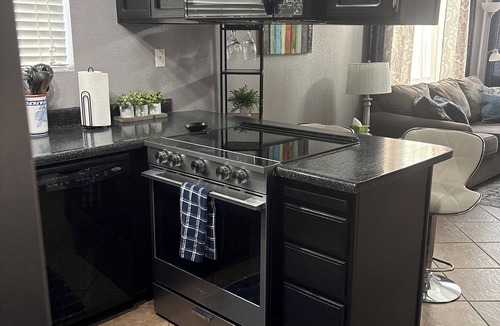 Yuma House | Yuma Townhouse - Centrally Located!