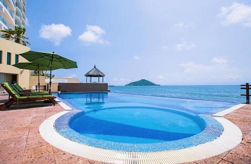 Marina Mazatlan Hotel | Zafiro Beach Boutique Resort