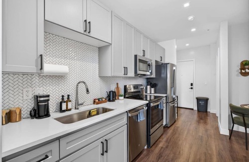 Camelback East Apartment | Zen Den in Arcadia - Pool, Fire Pits, Gym, Games