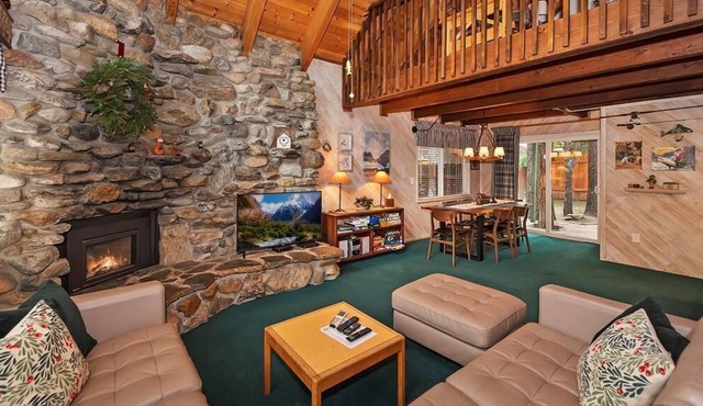 020 - Summit Haus
