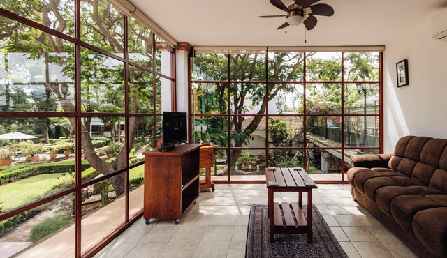 1 bed- 1 Bath. AC, solar heated pool, fitness room in Oaxaca. Bule Villas, FLW