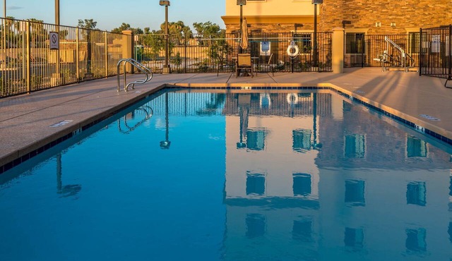 1 Bedroom | Heated Outdoor Pool + Free Breakfast