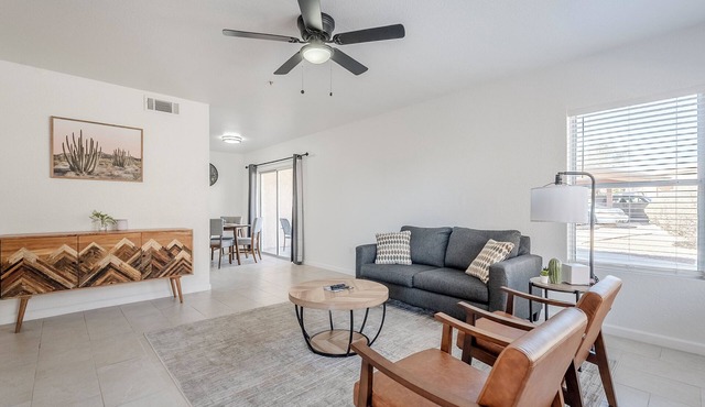 1 BR Townhome + pool access
