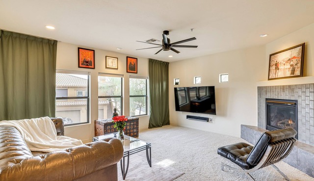~ 1 Mi to Desert Ridge Marketplace: Phoenix Condo!