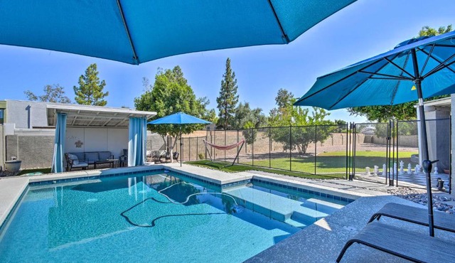 1 Mi to Dobson Ranch: Modern Escape w/Gazebo!