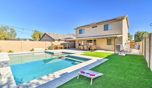 1 Mi to Surprise Stadium! Desert Poolside Oasis