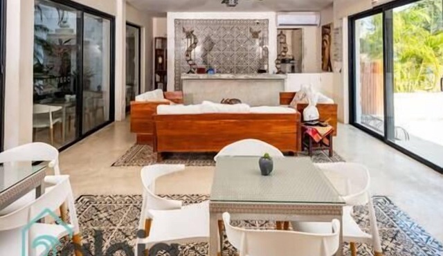 103 - Suite with 2 queenbeds great roof top