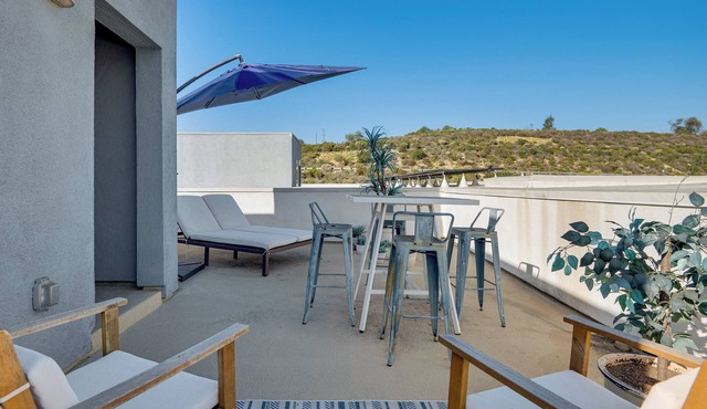 12 Mi to DTLA! Multi-Level Charmer w/Pool Access