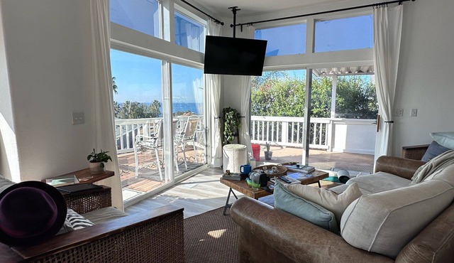 180 deck sit down Ocean view house with pool access in tranquil Laguna Beach