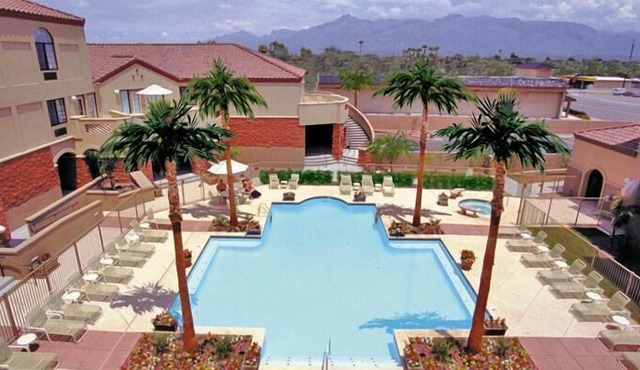 1BR w/WiFi & Resort Pool Near Attractions- Golf, Hike, Explore, Shop & Dine!
